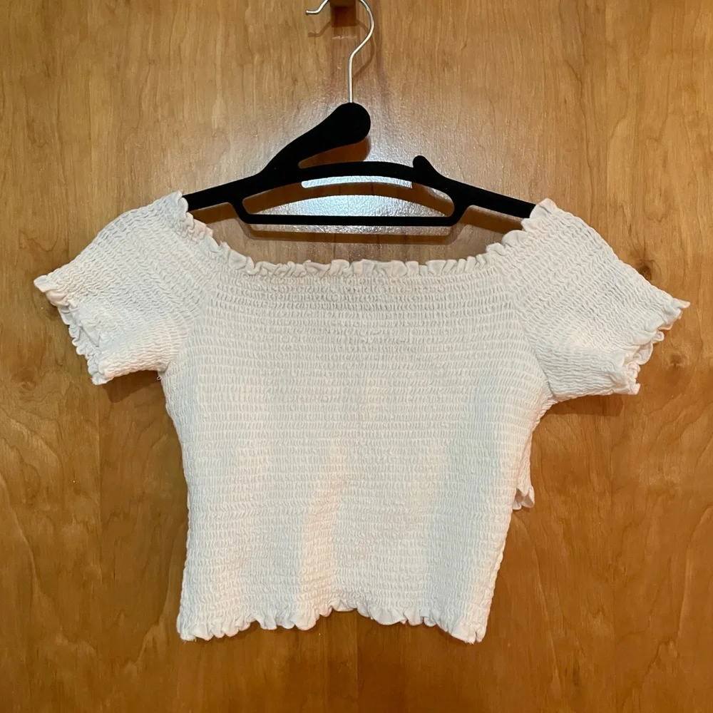 NWT Hollister Smocked Wrap Off-The-Shoulder Crop Top White XS - Picture 4 of 7